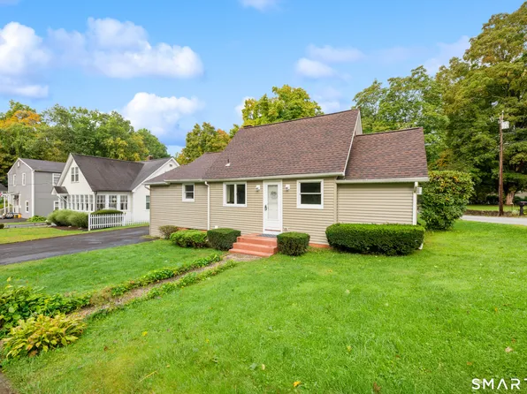8 Hillside Road, Southbury, CT 06488