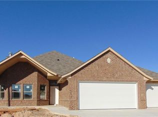 717 Redvine Rd, Yukon, OK 73099