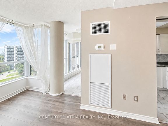 3rd image of 3233 Eglinton Ave E #1213