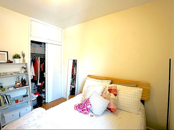 4th image of 17 Stuyvesant St #20A