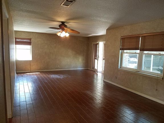 3rd image of 219 Eastland Blvd