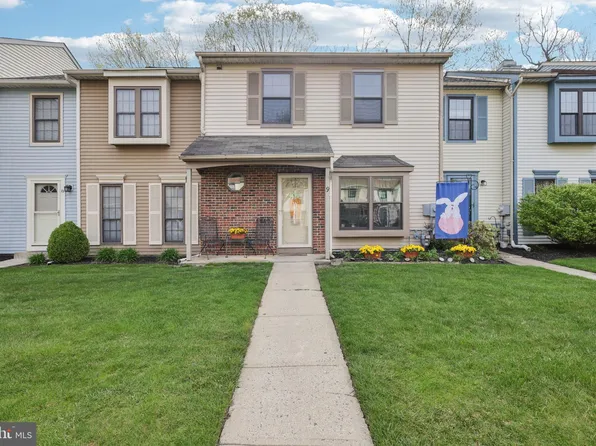 9 Stratton Ct, Robbinsville, NJ 08691