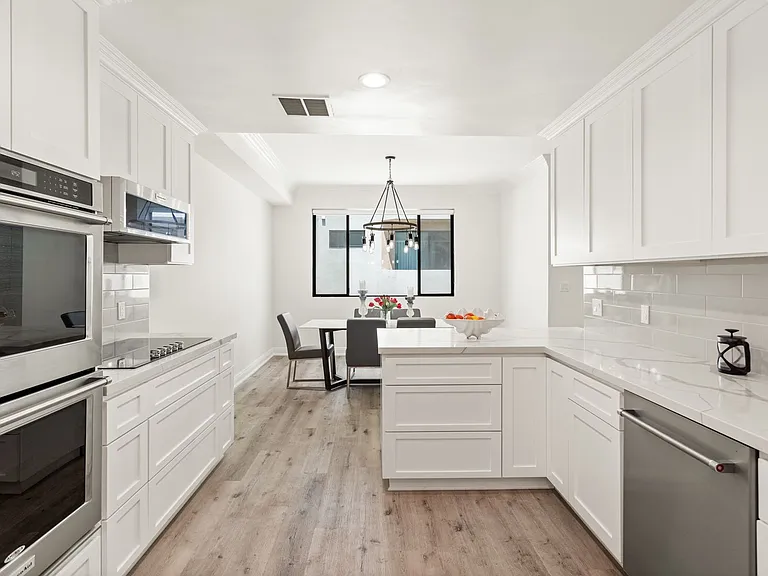 430 N Maple Dr — Photo 11