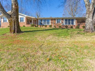 413 S Mission Ridge Dr, Rossville, GA 30741