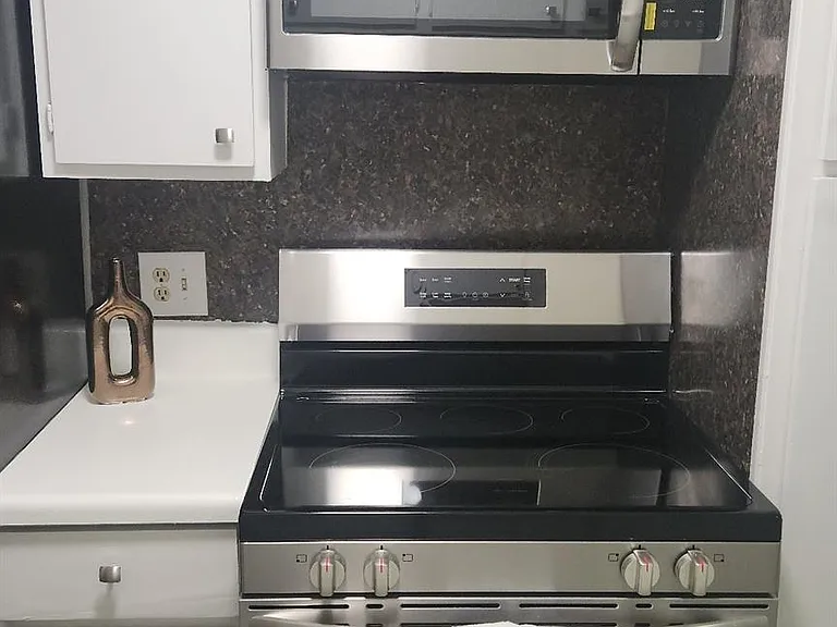 3025 Walnut Bend Ln #35 — Photo 8