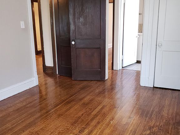 3rd image of 820 E 43rd St APT 03
