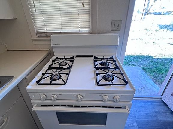 5th image of 1710 N Union Ave #17-696
