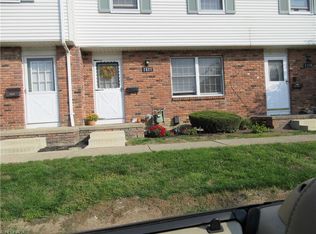7477 Essex Dr UNIT B, Mentor, OH 44060