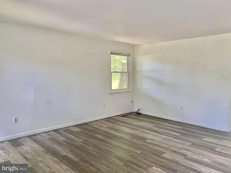 7351 Crestleigh Cir — Photo 14