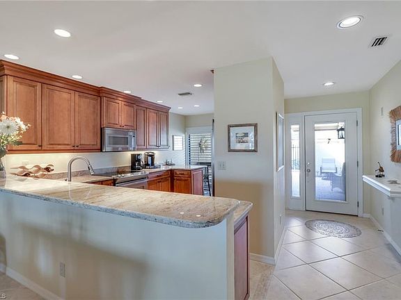 5th image of 5284 Fox Hollow Dr #604