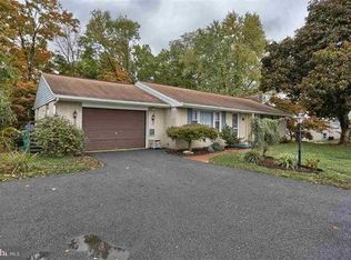 2349 Fiddlers Elbow Rd, Hummelstown, PA 17036