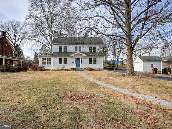 2nd image of 126 Linden Ave