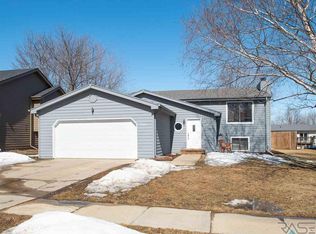 5108 W Cottage Trl, Sioux Falls, SD 57106