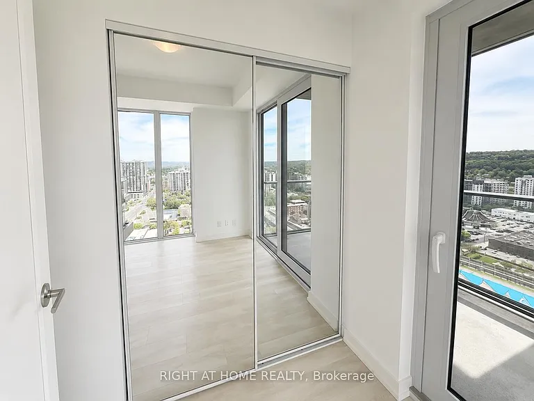 75 James St S #2614 — Photo 8
