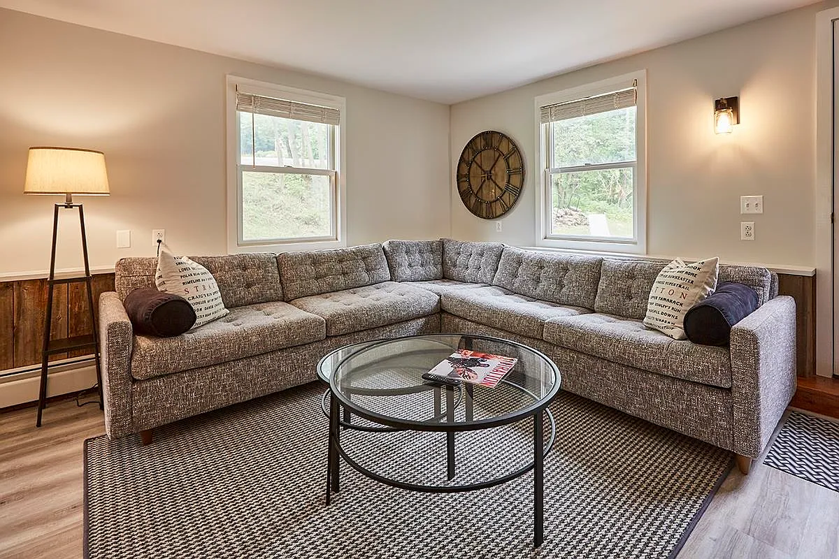 2 bed, 1.0 bath, 1004 sqft, $20,000 — Photo 4
