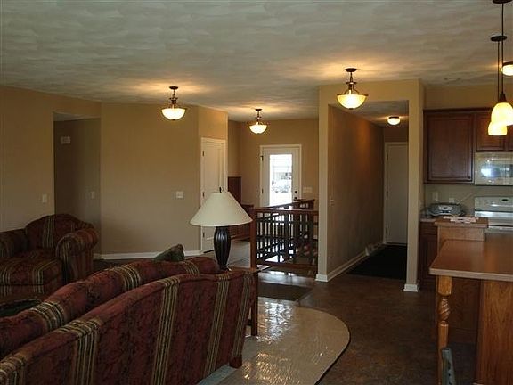 5th image of 1132 Summerhill Dr