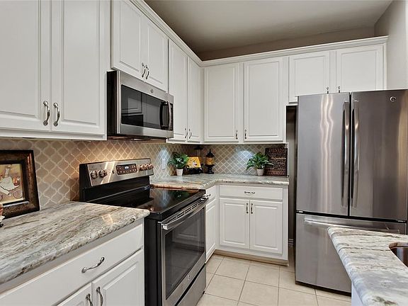 5th image of 344 Capella Oaks Ln