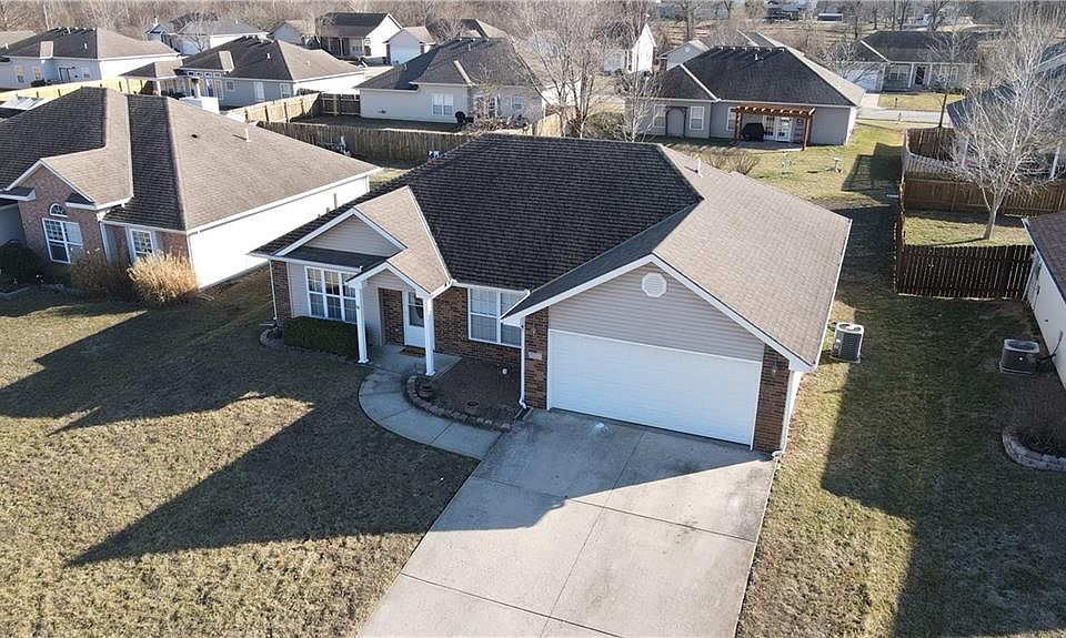 1st image of 734 Iron Horse Dr