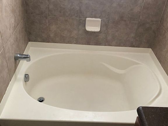5th image of 9184 Camden Gardens St