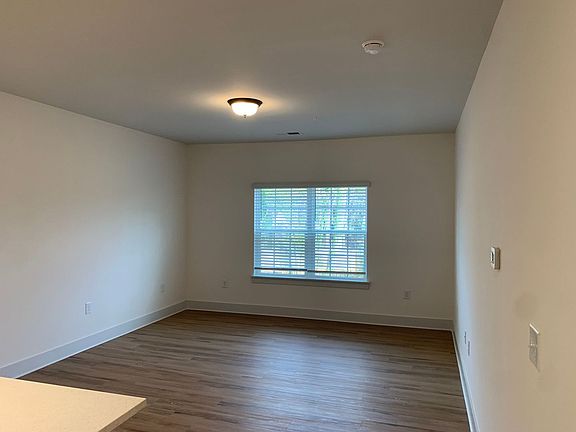 4th image of 3515-302 Markland Dr
