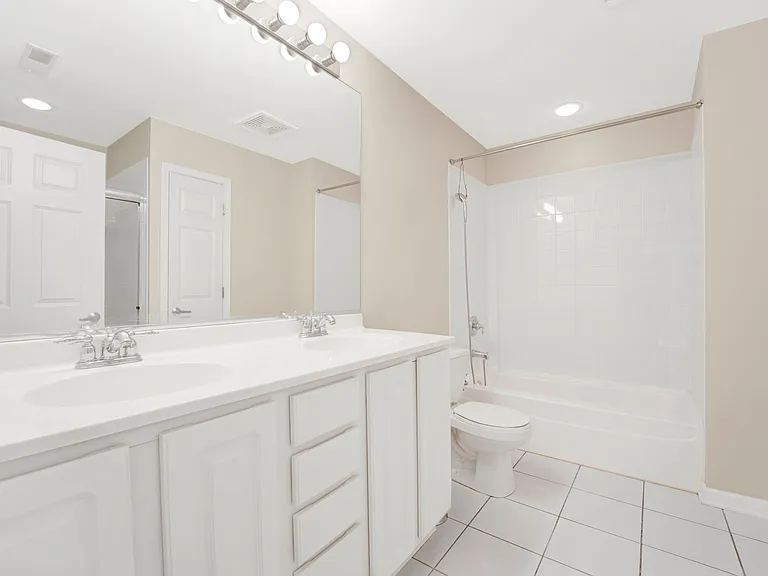 5036 W Pensacola Ave #203 — Photo 9
