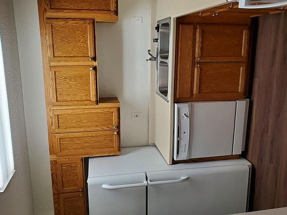 3rd image of 1525 Millpond Ct