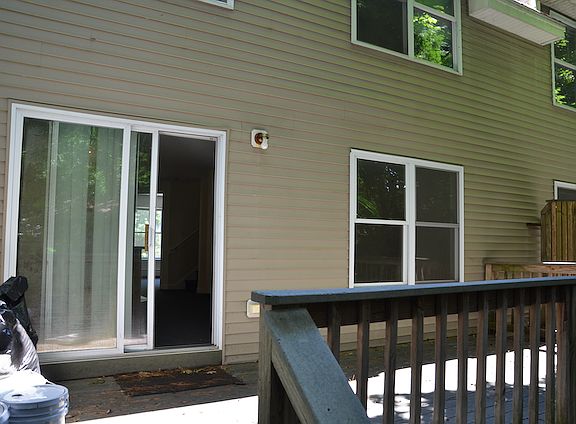 2nd image of 104 Coastal Woods Cir