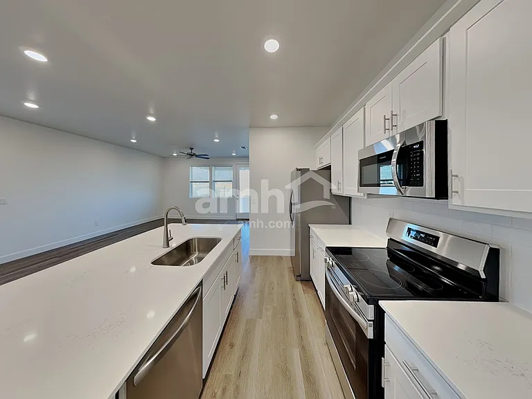 10026 Atchinson Ct — Photo 4