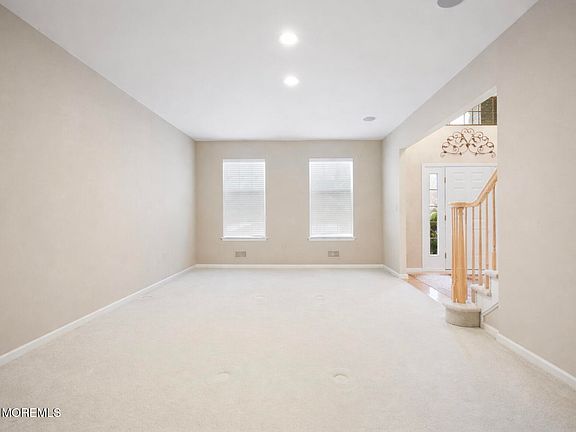 5th image of 49 Dune Road