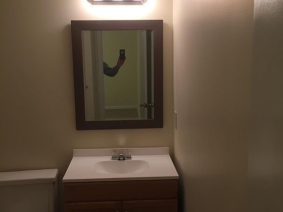 3rd image of 235 Forest Pl
