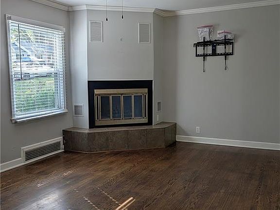 4th image of 3204 NE 56th St