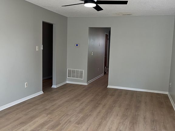 4th image of 2109 Pentland Dr