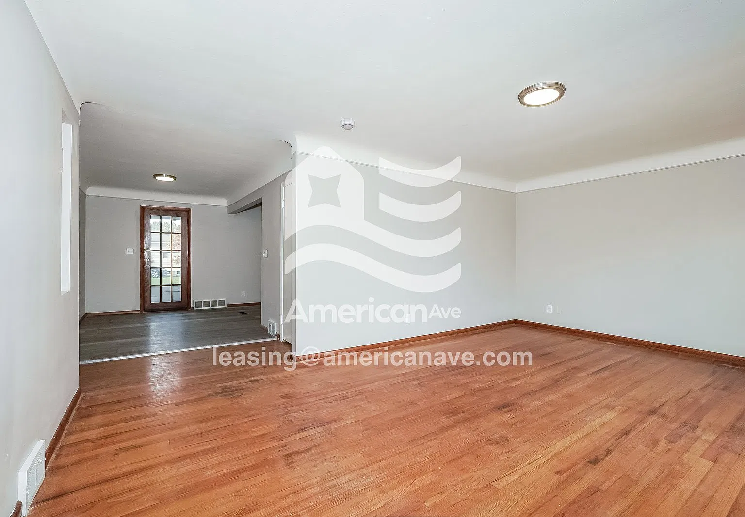 3 bed, 1.0 bath, 1189 sqft, $1,944 — Photo 4