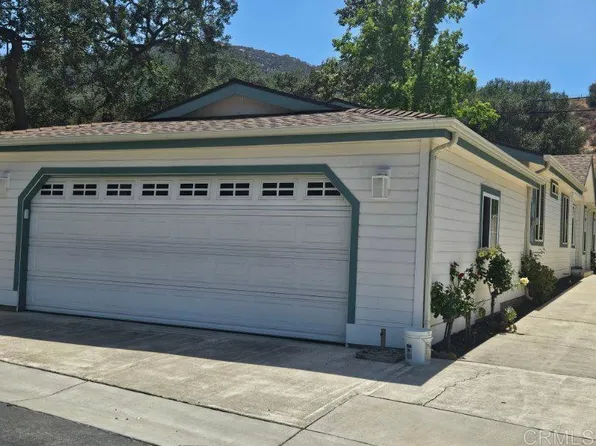 8975 Lawrence Welk Dr Space 5, Escondido, CA 92026