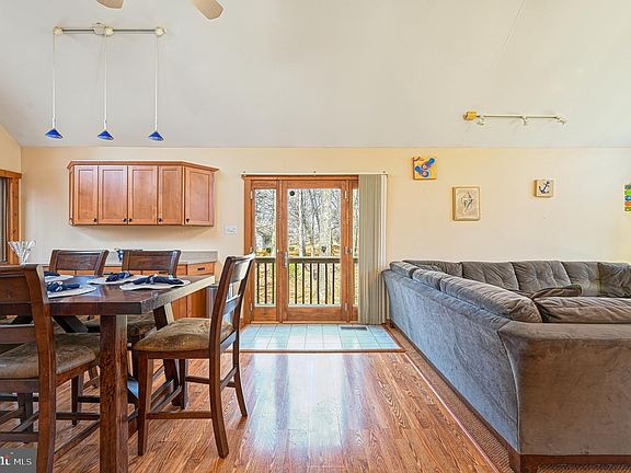 4th image of 87 Bear Castle Dr