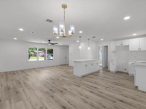 3rd image of 4343 Vanette Ln