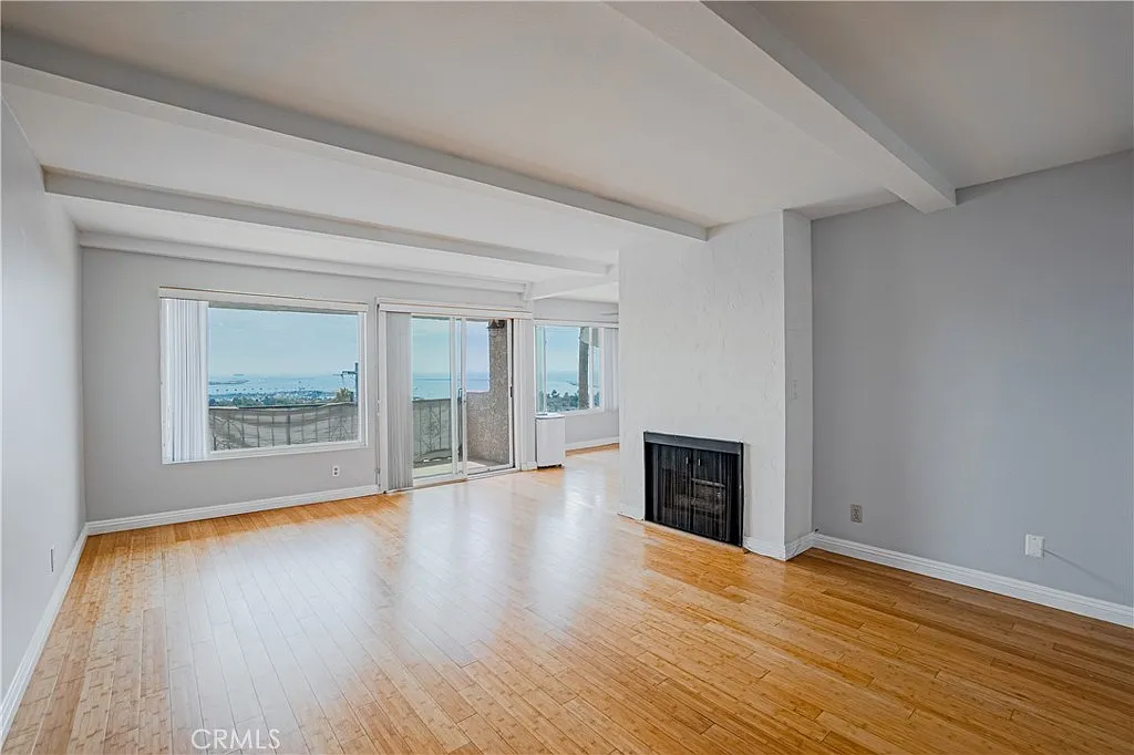 2 bed, 1114 sqft, $2,950 — Photo 4