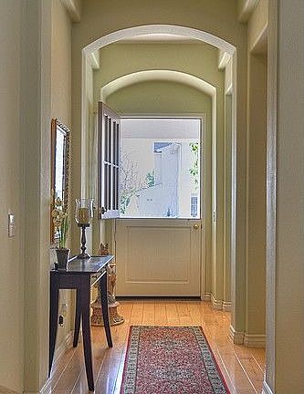 Architectural interest thruout