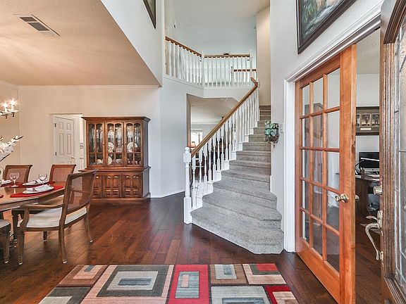 3rd image of 2601 Piney Woods Dr