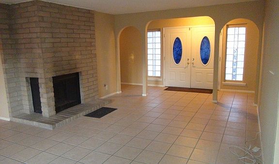 4th image of 10607 Park View Cir