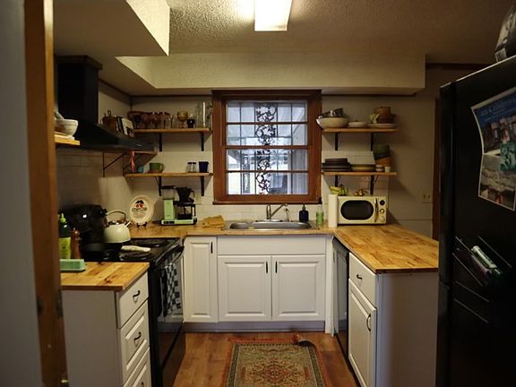 3rd image of 3845 Dubois Dr