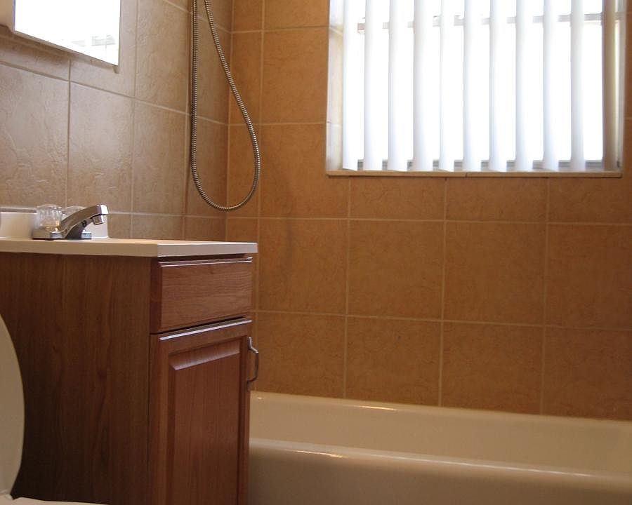 2nd image of 2504 Oceanview Ave APT B