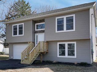 102 Avenue P, Matamoras, PA 18336