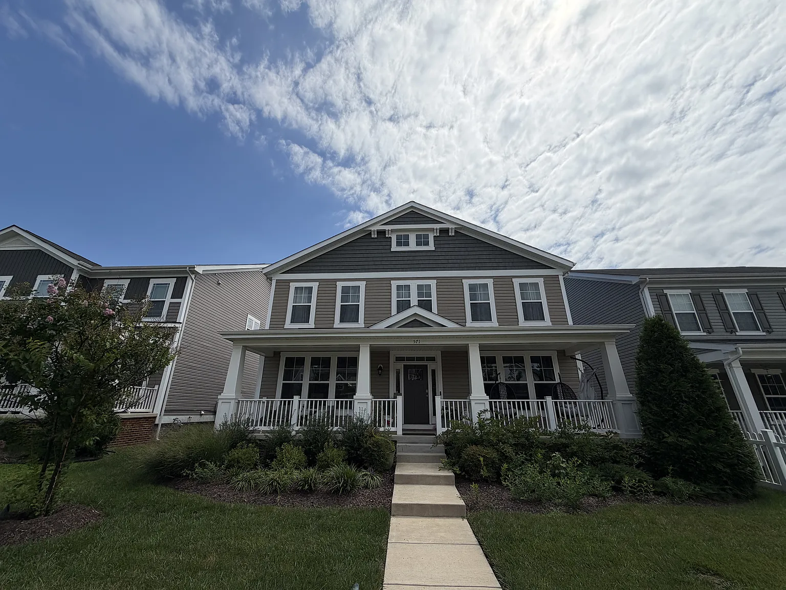 5 bed, 3.5 bath, 2968 sqft, $4,200 — Photo 1