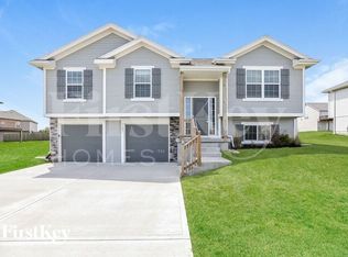 1101 Clayton Dr, Raymore, MO 64083