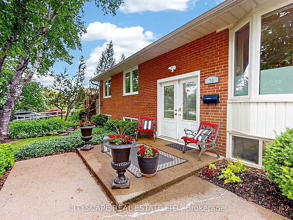 3rd image of 79 Paperbirch Dr