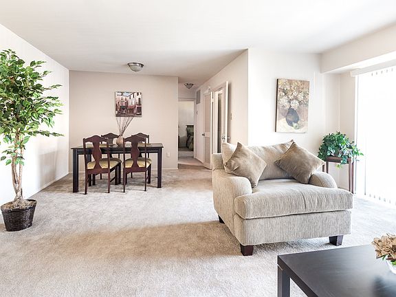 5th image of 7515 Foxhall Ln #4821