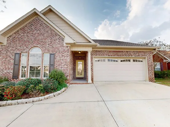 205 Princeton Dr, Dothan, AL 36301