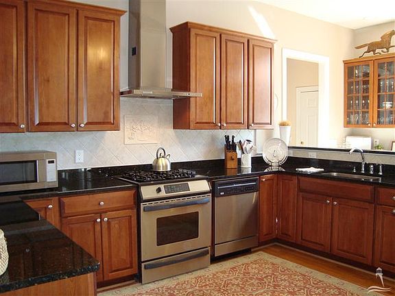 5th image of 4390 Ascot Cir