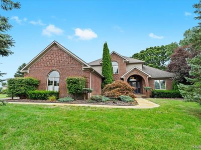 8477 Mist Field Ct, Howell, MI, 48843